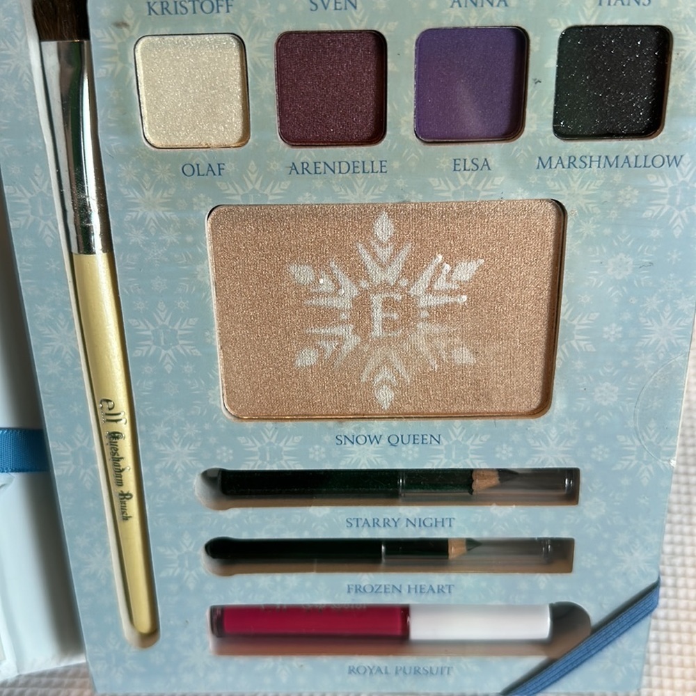ELF Disney Elsa Snow and Ice Beauty Book Makeup - Picture 11 of 16